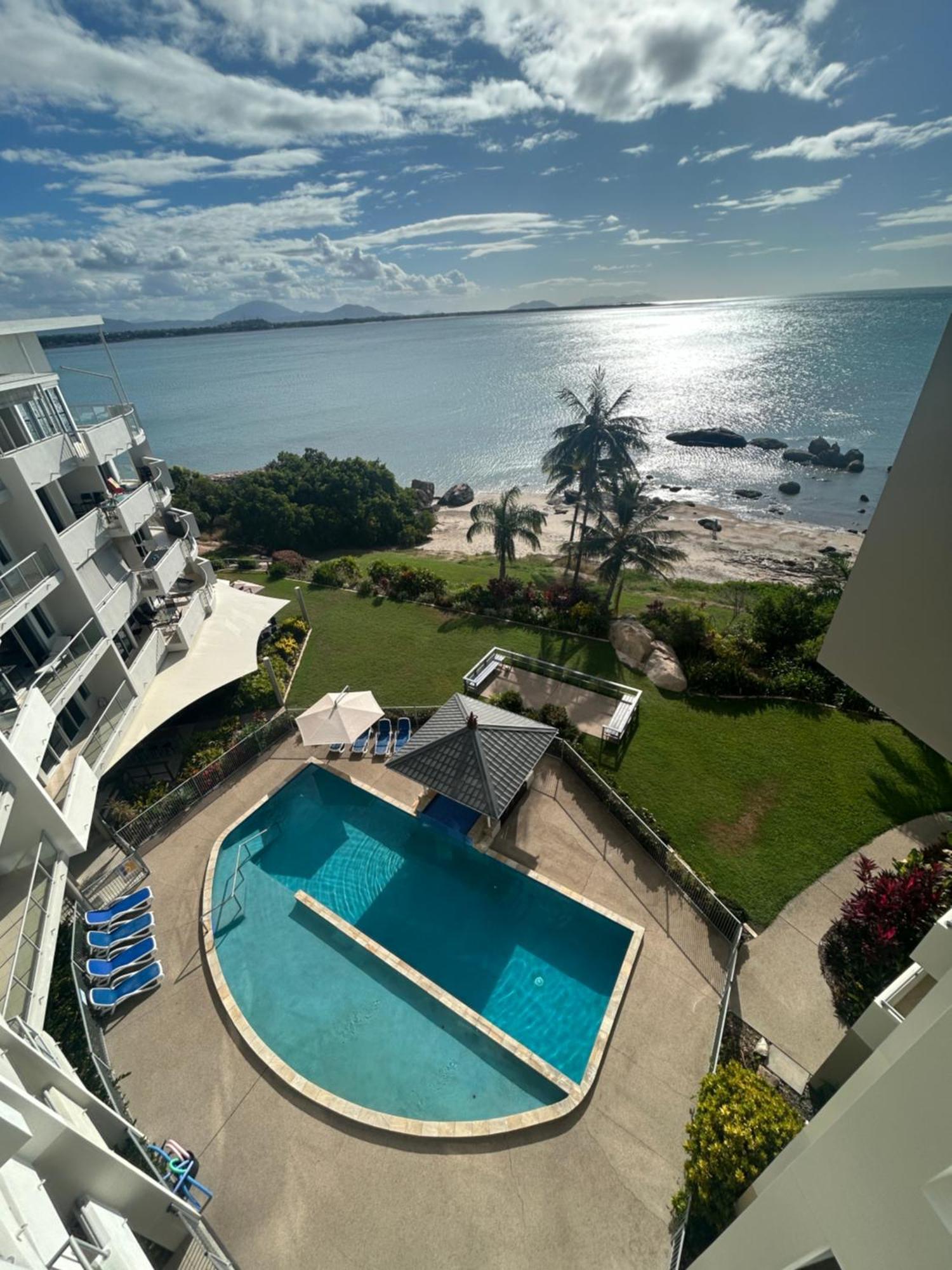 Coral Cove Apartments - Absolute Beachfront Resort Bowen Zewnętrze zdjęcie