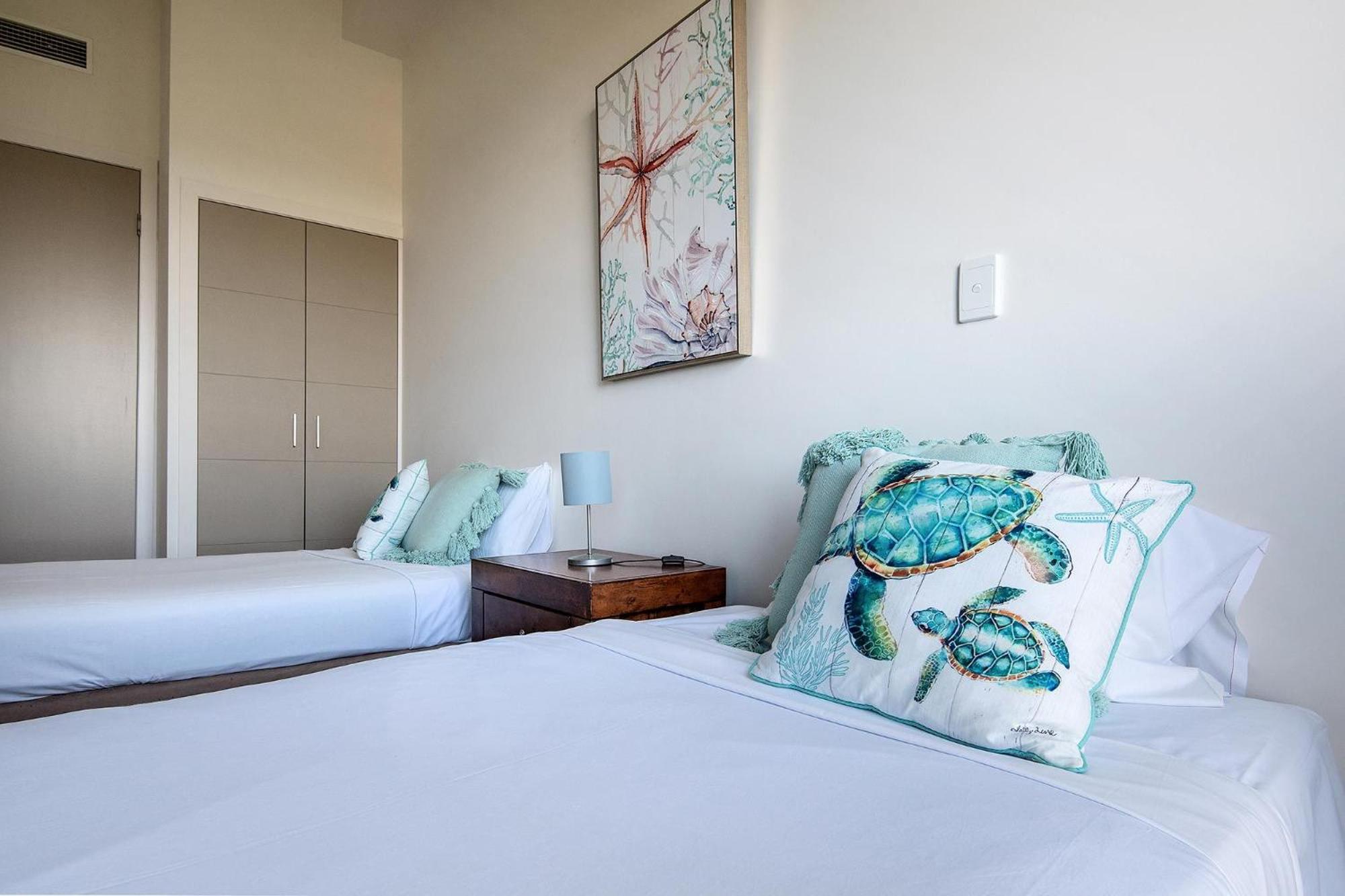 Coral Cove Apartments - Absolute Beachfront Resort Bowen Zewnętrze zdjęcie