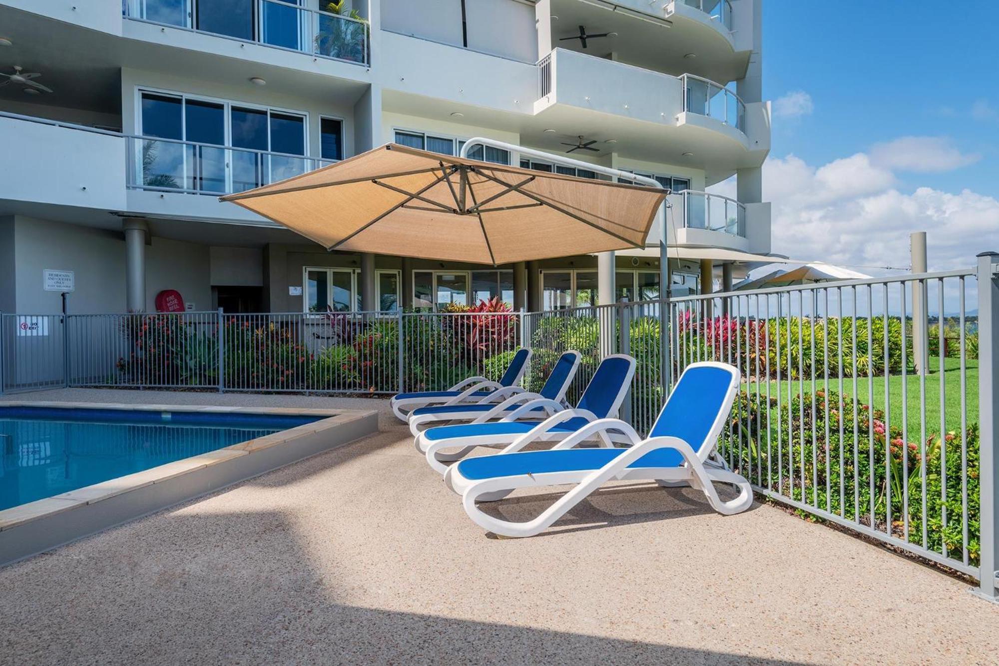 Coral Cove Apartments - Absolute Beachfront Resort Bowen Zewnętrze zdjęcie