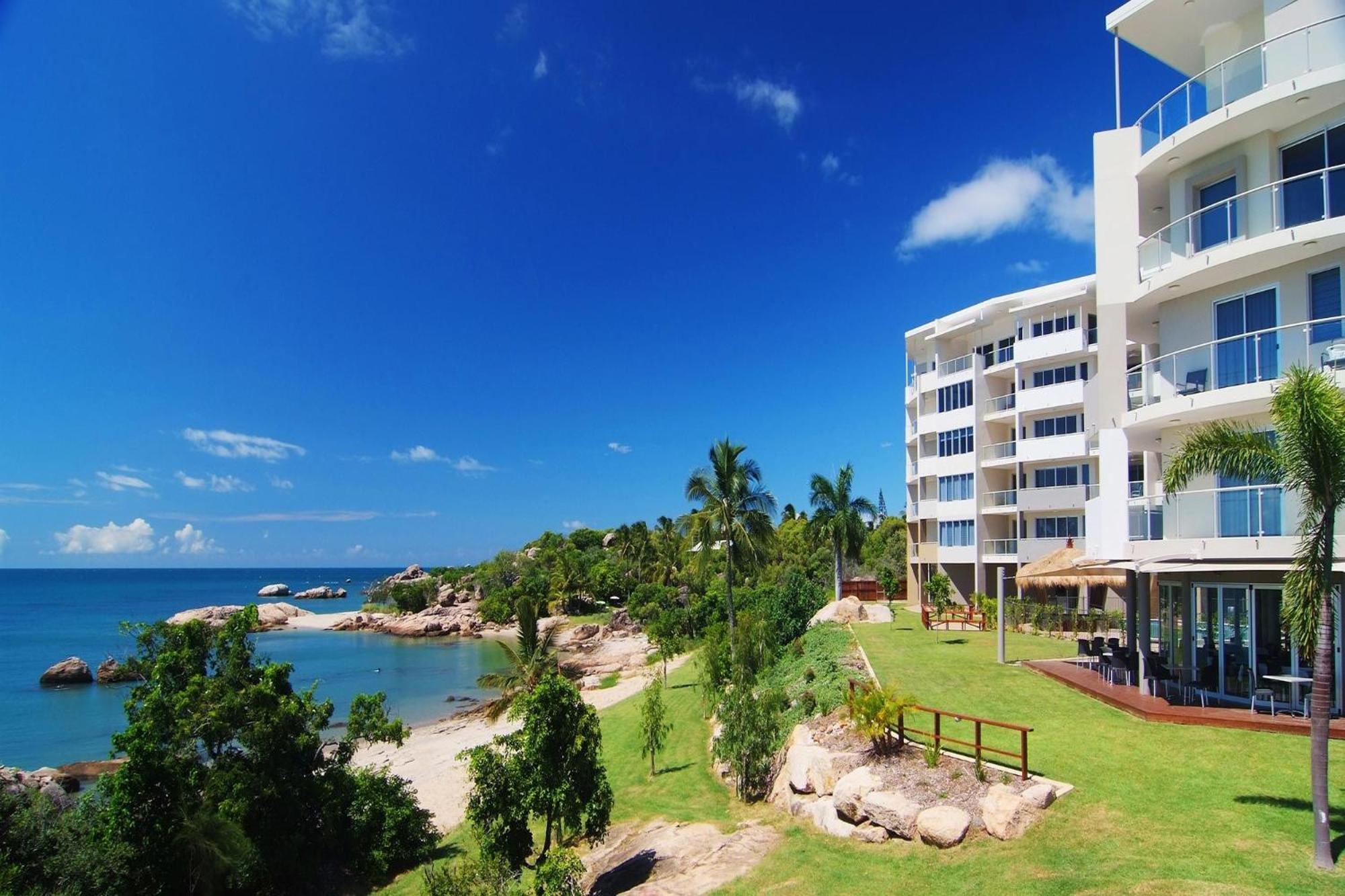 Coral Cove Apartments - Absolute Beachfront Resort Bowen Zewnętrze zdjęcie