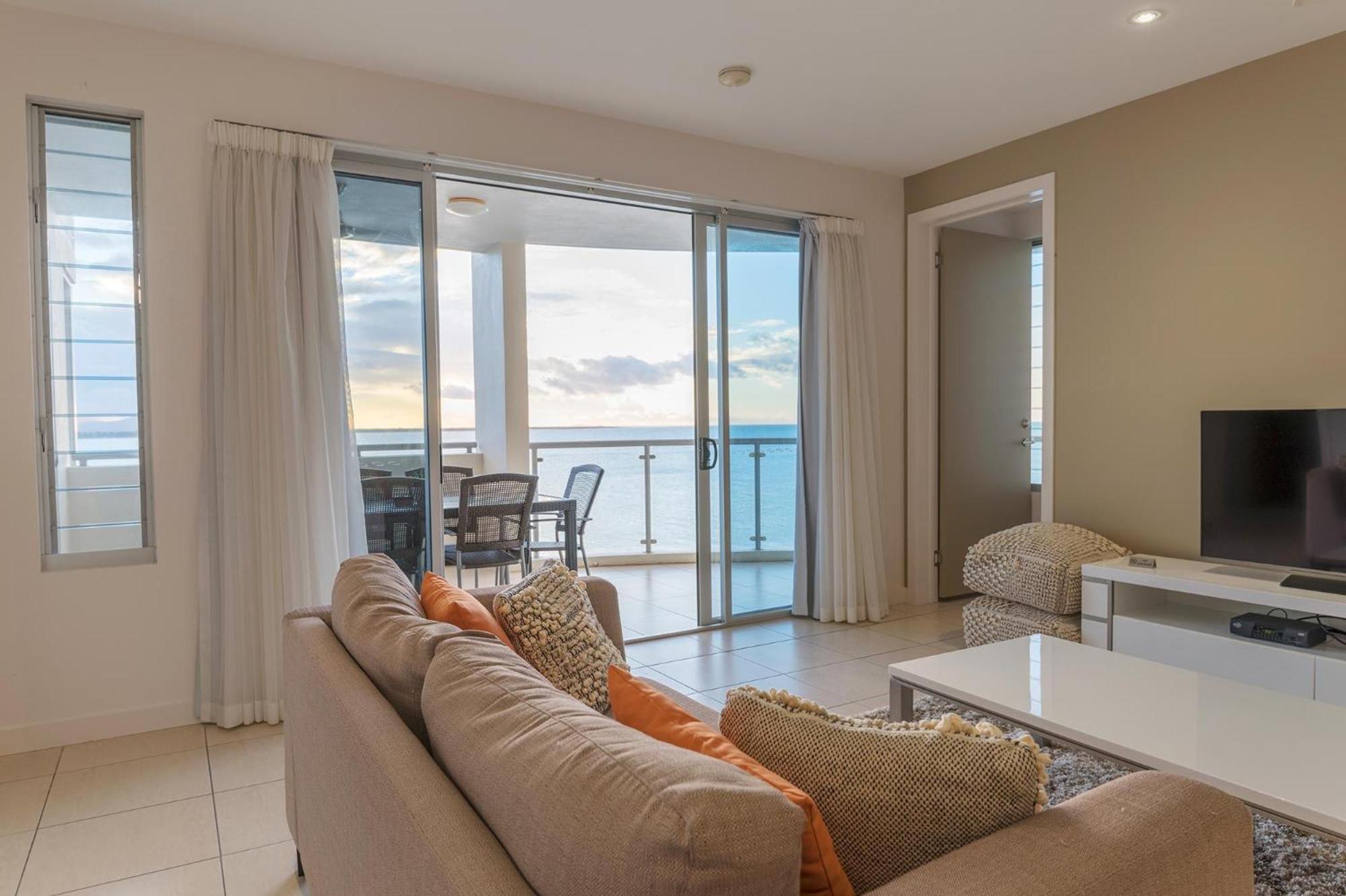 Coral Cove Apartments - Absolute Beachfront Resort Bowen Zewnętrze zdjęcie