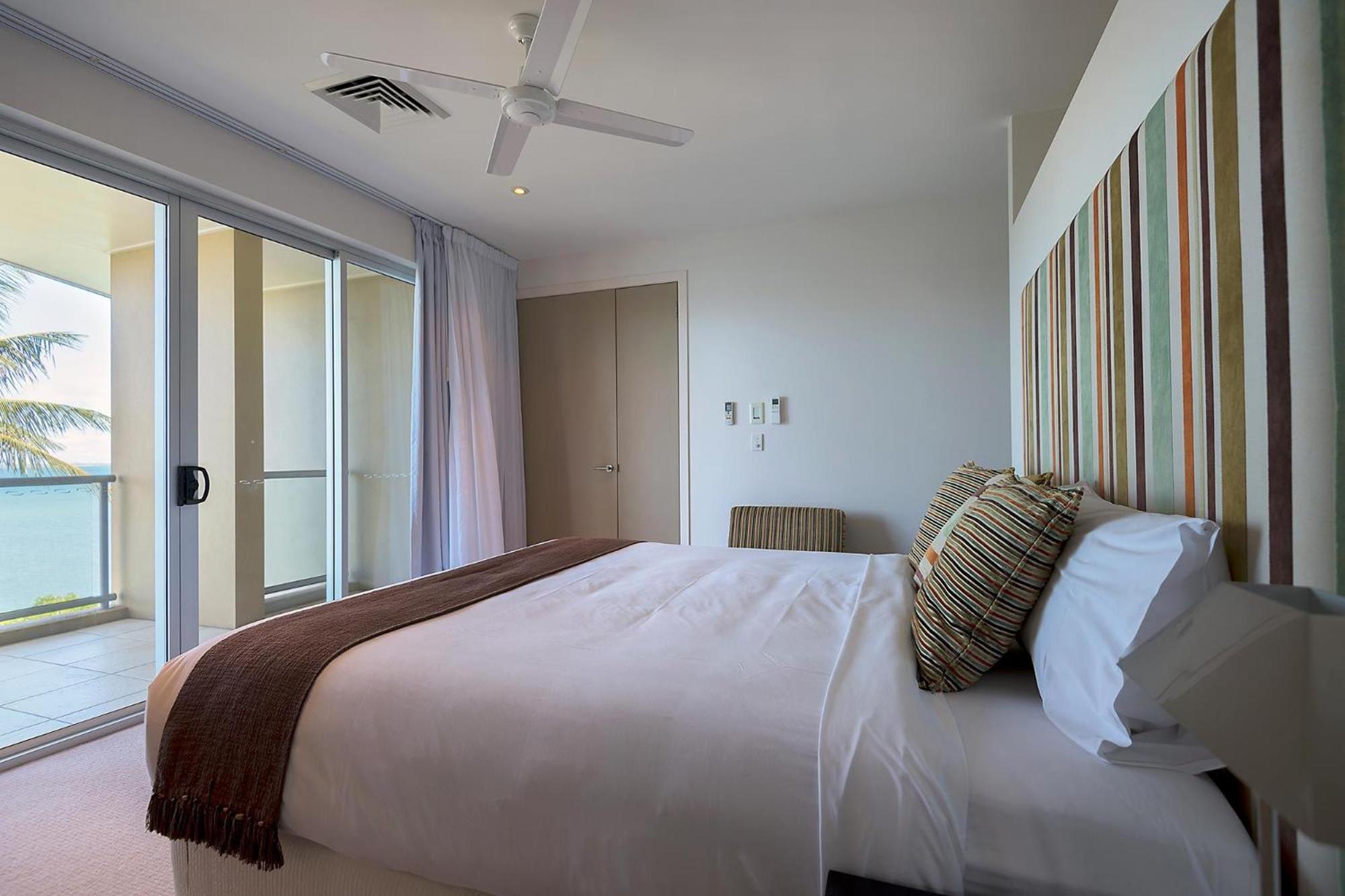 Coral Cove Apartments - Absolute Beachfront Resort Bowen Zewnętrze zdjęcie