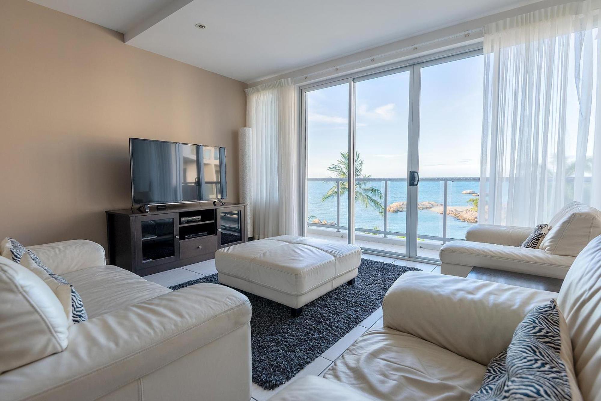 Coral Cove Apartments - Absolute Beachfront Resort Bowen Zewnętrze zdjęcie