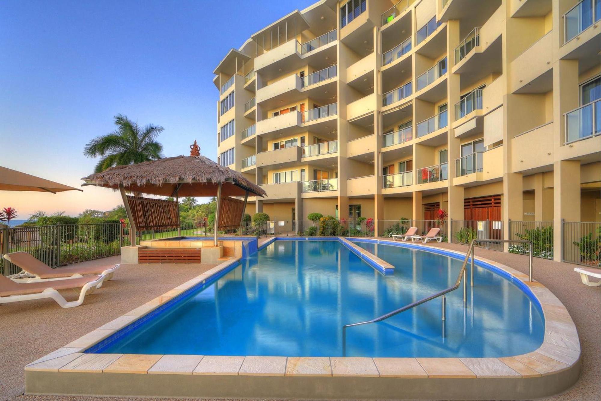 Coral Cove Apartments - Absolute Beachfront Resort Bowen Zewnętrze zdjęcie