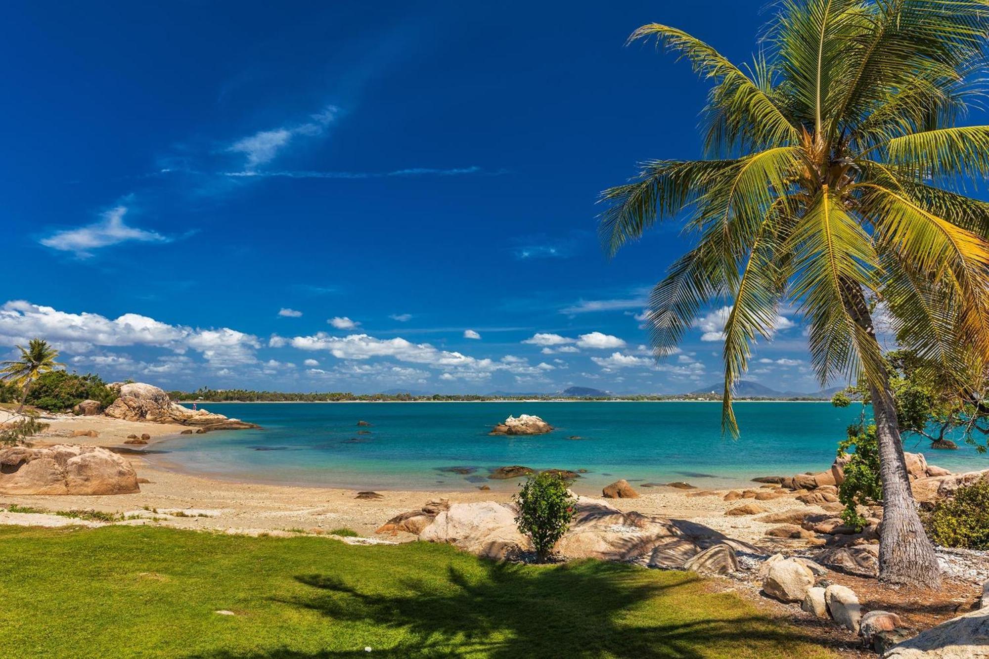 Coral Cove Apartments - Absolute Beachfront Resort Bowen Zewnętrze zdjęcie
