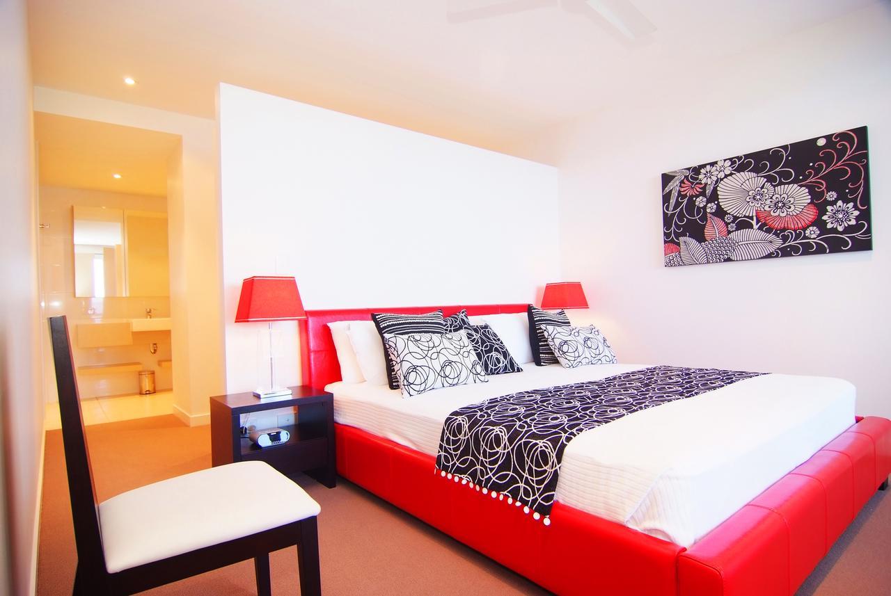 Coral Cove Apartments - Absolute Beachfront Resort Bowen Zewnętrze zdjęcie