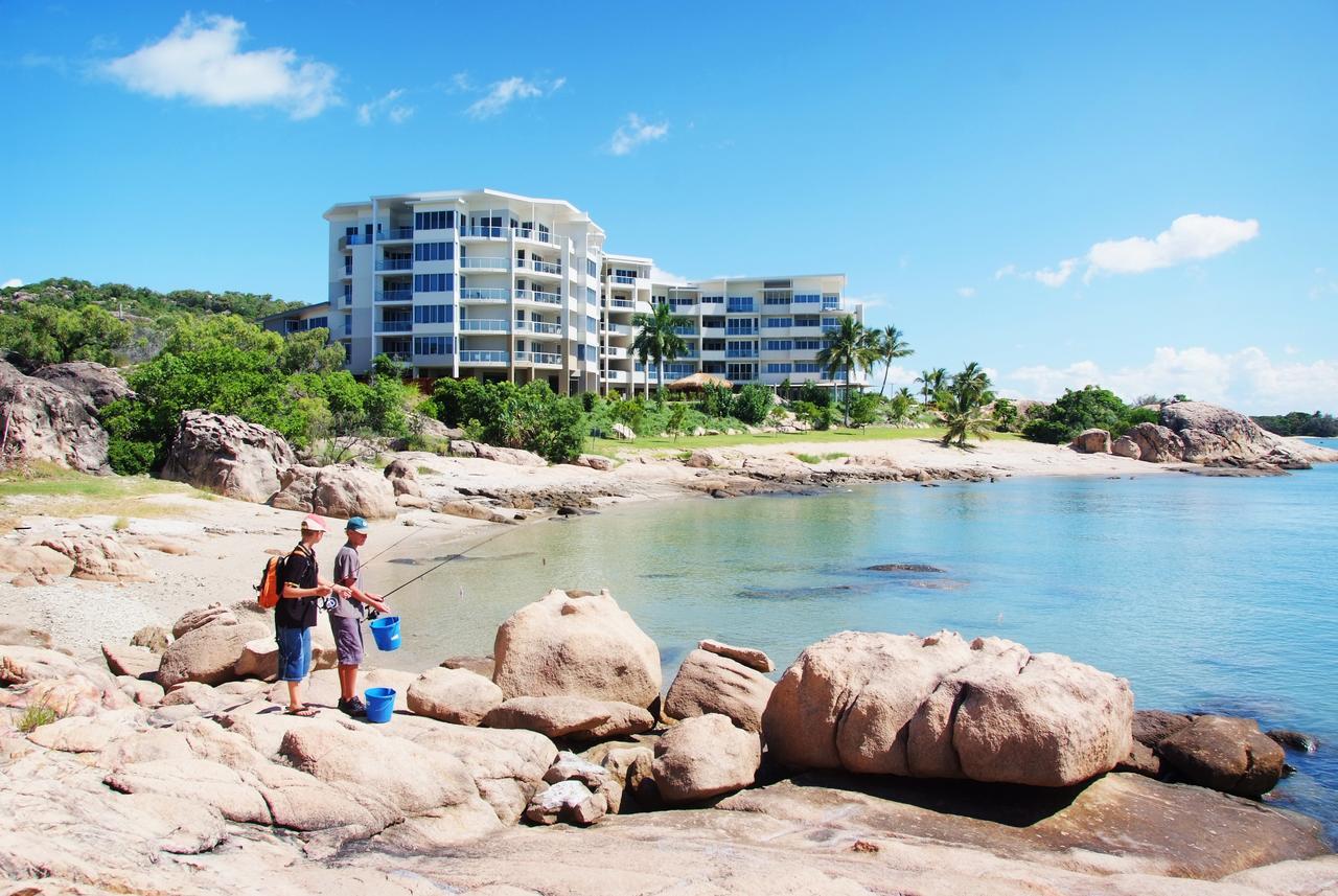 Coral Cove Apartments - Absolute Beachfront Resort Bowen Zewnętrze zdjęcie